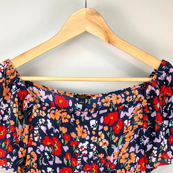 Ann Taylor Off Shoulder Flutter Short Sleeve Top in Navy Red Floral Print, Small - Picture 2 of 9